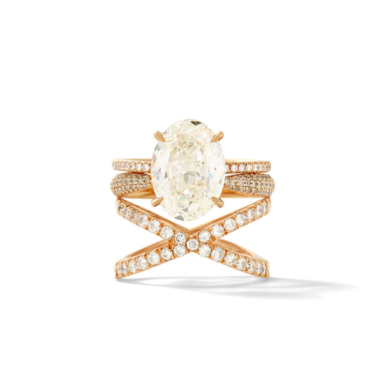 The Oval Muse in 18K Rose Gold with White Diamonds